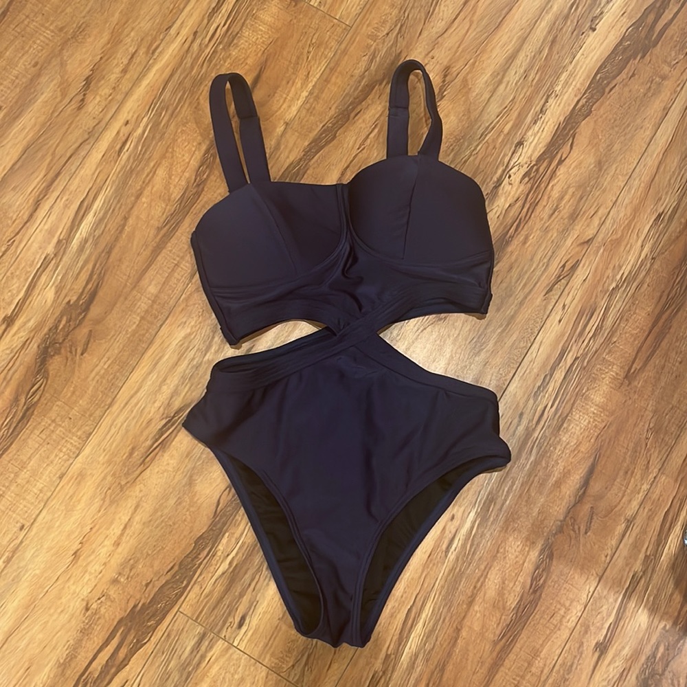 NWOT Minkpink cutout one piece swimsuit, XS